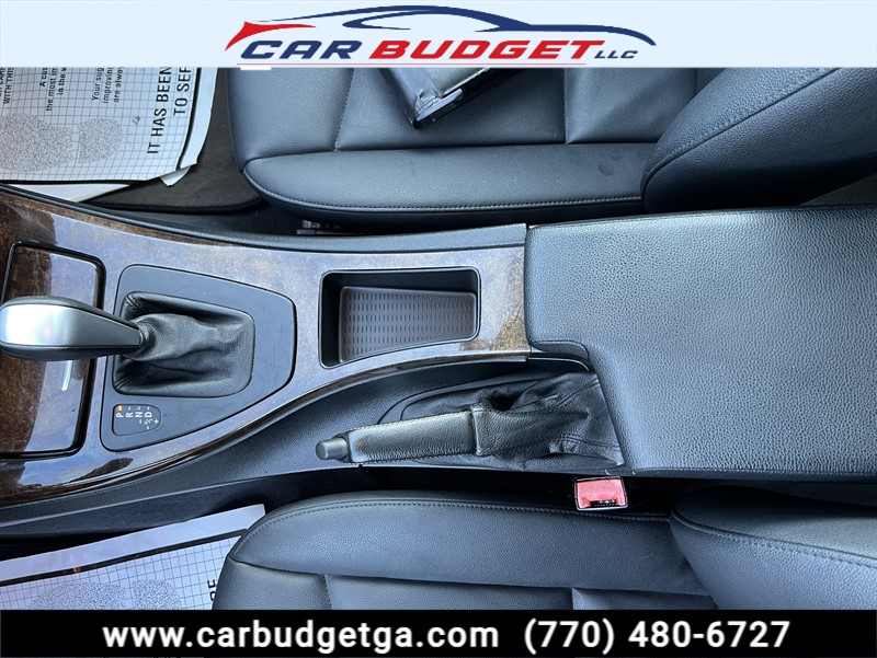 2009 BMW 3-Series 328i — photo 17 of 25