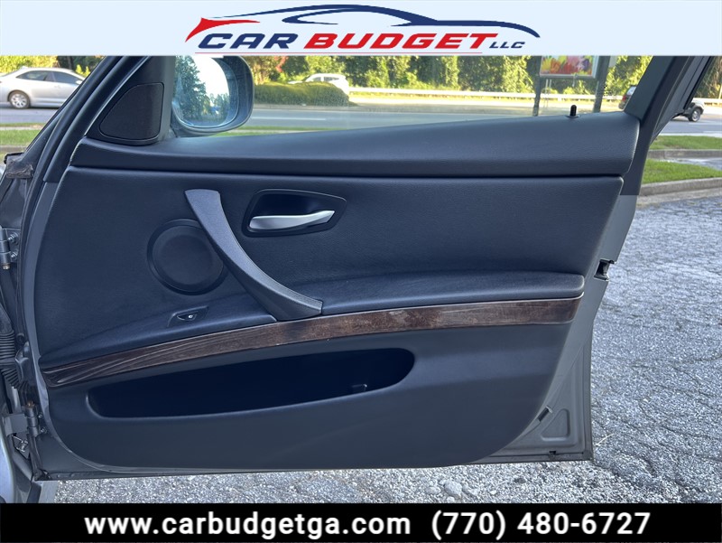 2009 BMW 3-Series 328i — photo 21 of 25